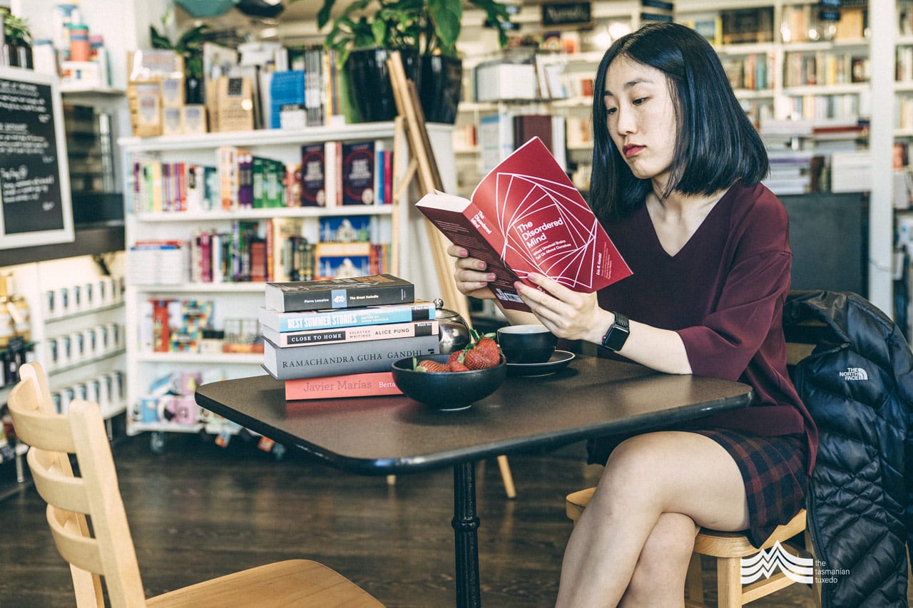 Suzie Han readin in the Hobart Fullers Bookshop Cafe